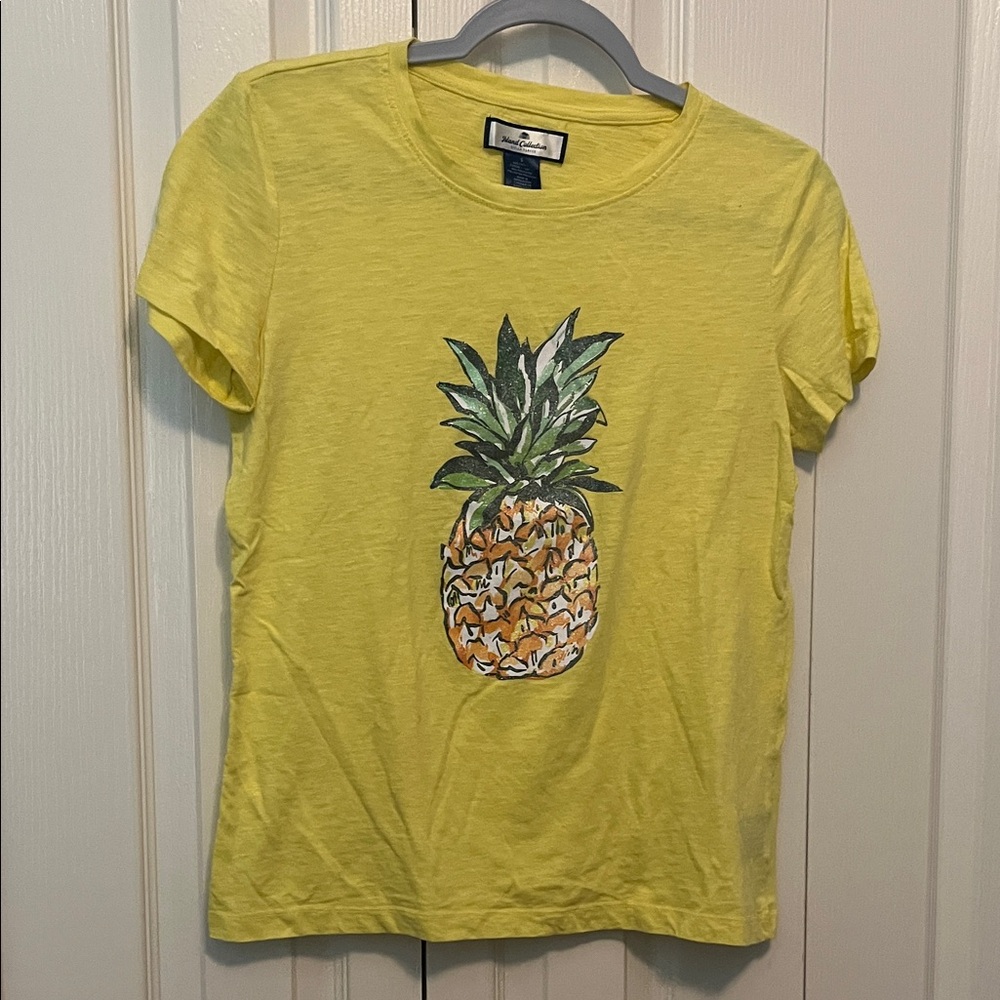 Yellow short sleeve pineapple tee. Size S